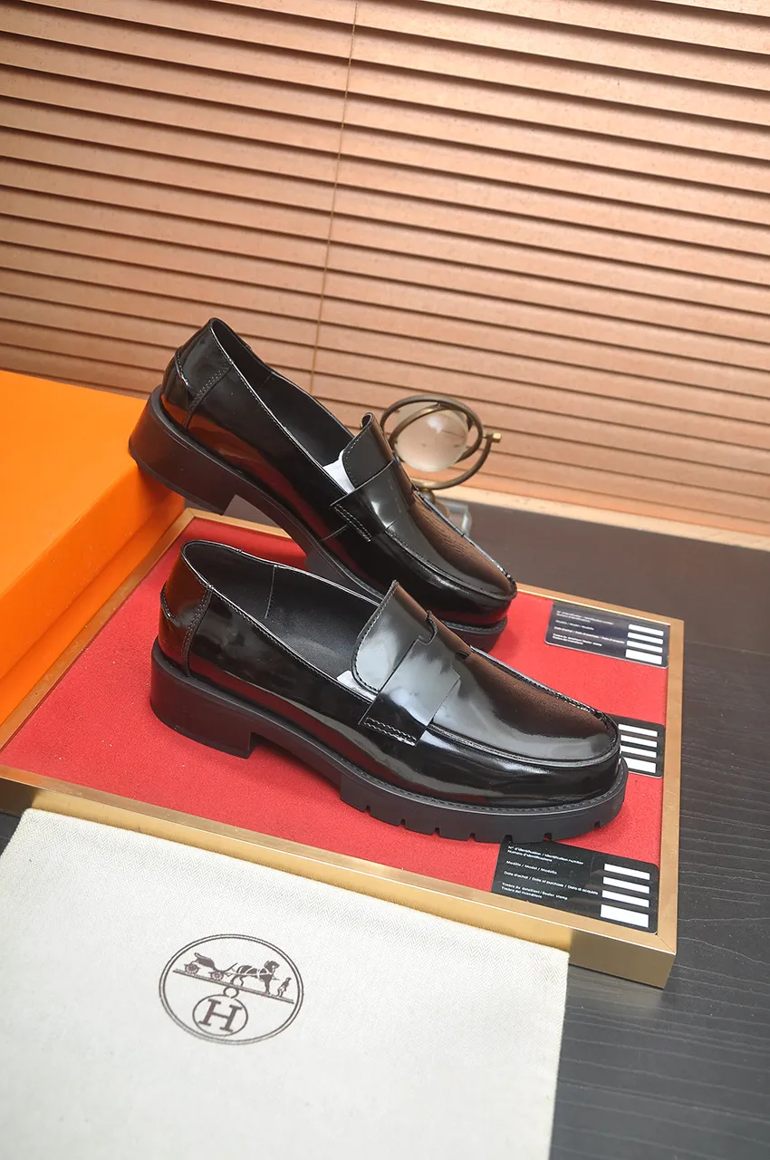 Factory price 500💶[HERMES] (cowhide lining)🍀Italian top luxury🍀He does not pursue novel styles and gorgeous colors, but attracts the favor of successful men with his flawless, elegant and classic style. Formal leather shoes This very comfortable, simple and stable style allows you to easily match any style! The pattern is absolutely 1:1 refined from the original case, and we strive for excellence in materials, imported cowhide + cowhide lining💪💪💪extraordinary texture👍! Code number: 38-45 (45 customized)